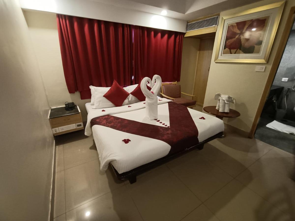 Savera Hotel Chennai Exterior photo