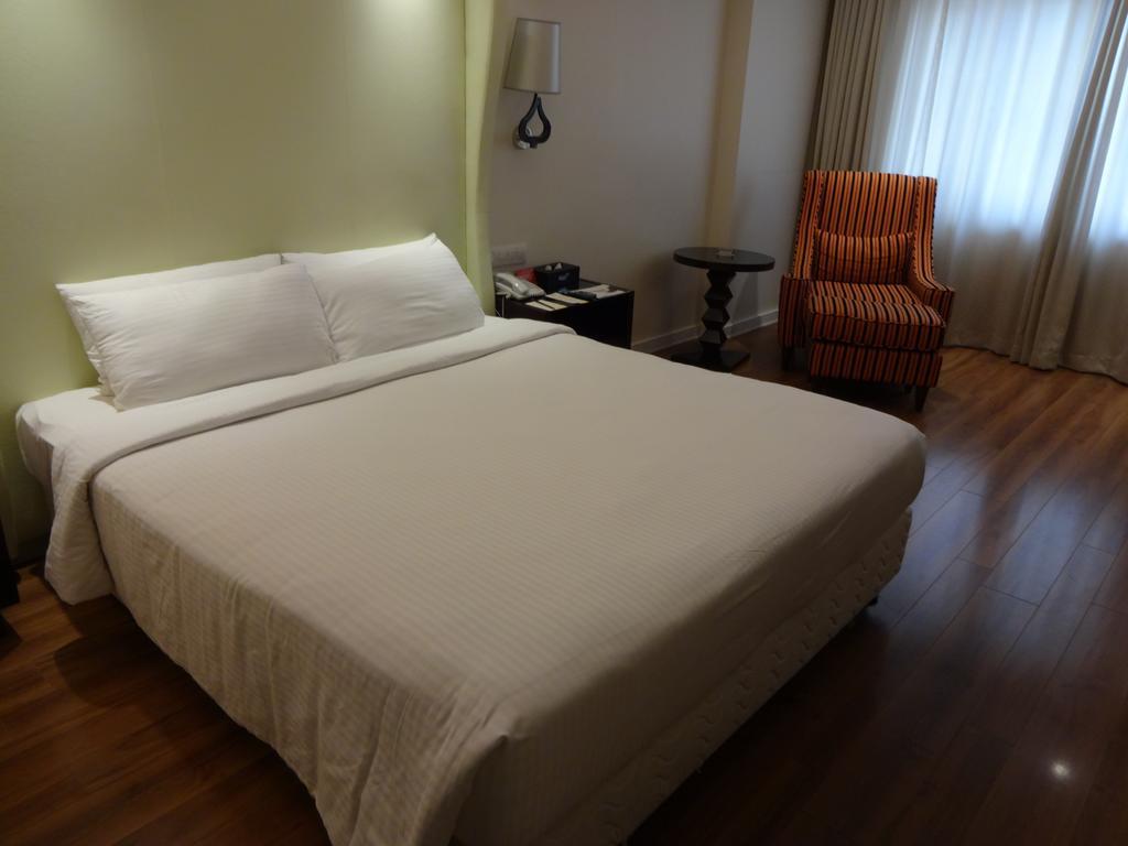 Savera Hotel Chennai Room photo